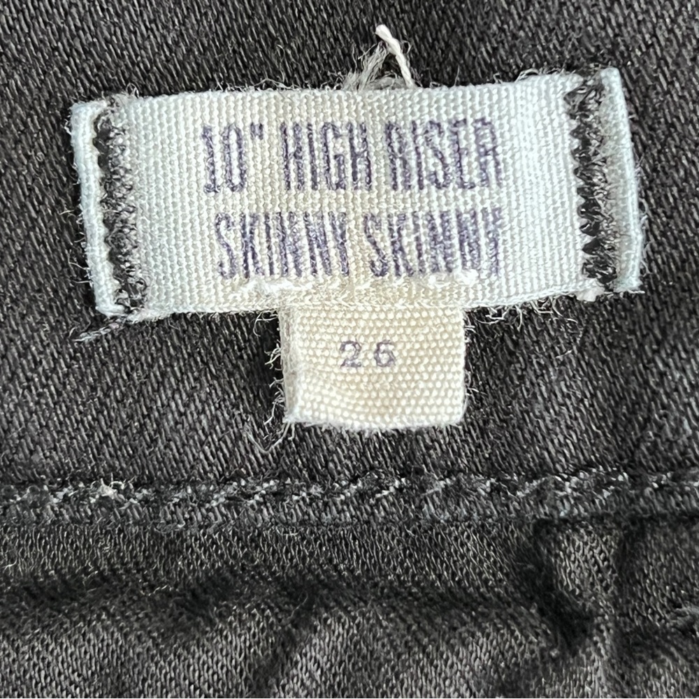Madewell 10” High Riser Skinny Skinny Raw Hem Ripped Jeans - Picture 9 of 11